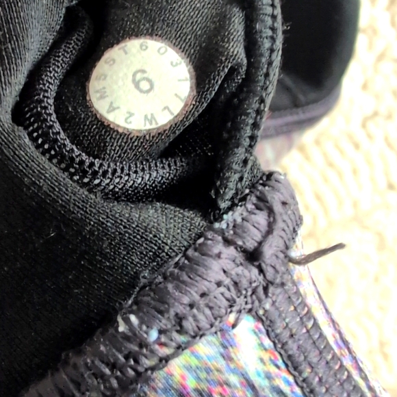 Stylish Multicolor Lululemon set - Picture 10 of 11